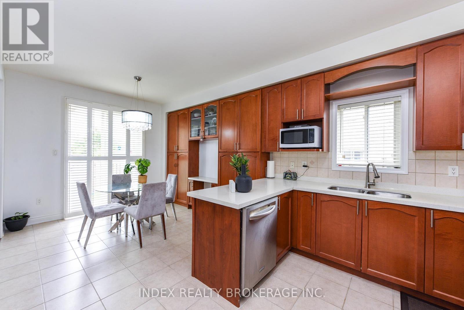 33 Portstewart Crescent, Brampton, Ontario  L6X 0R6 - Photo 19 - W12245847