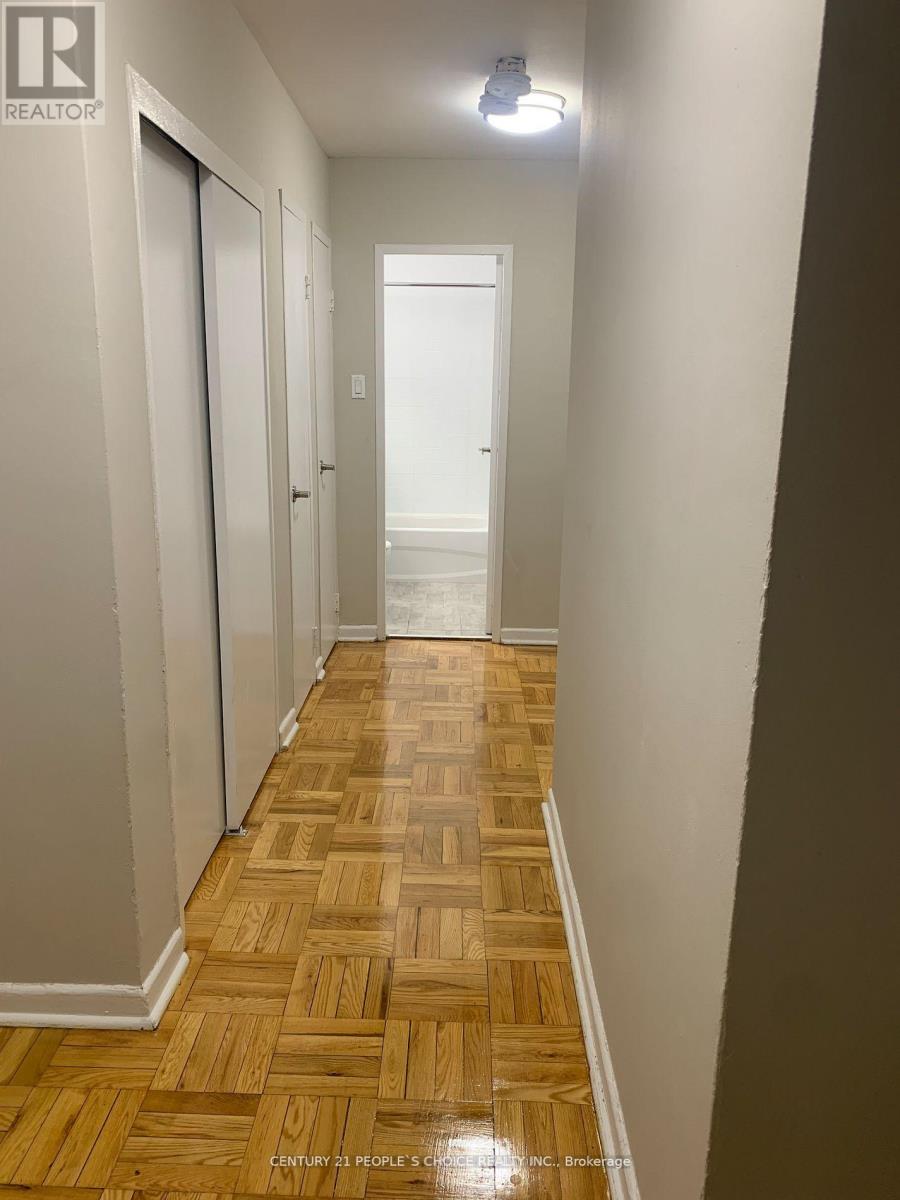 404 - 839 Roselawn Avenue, Toronto, Ontario  M6B 1B5 - Photo 5 - W12382798