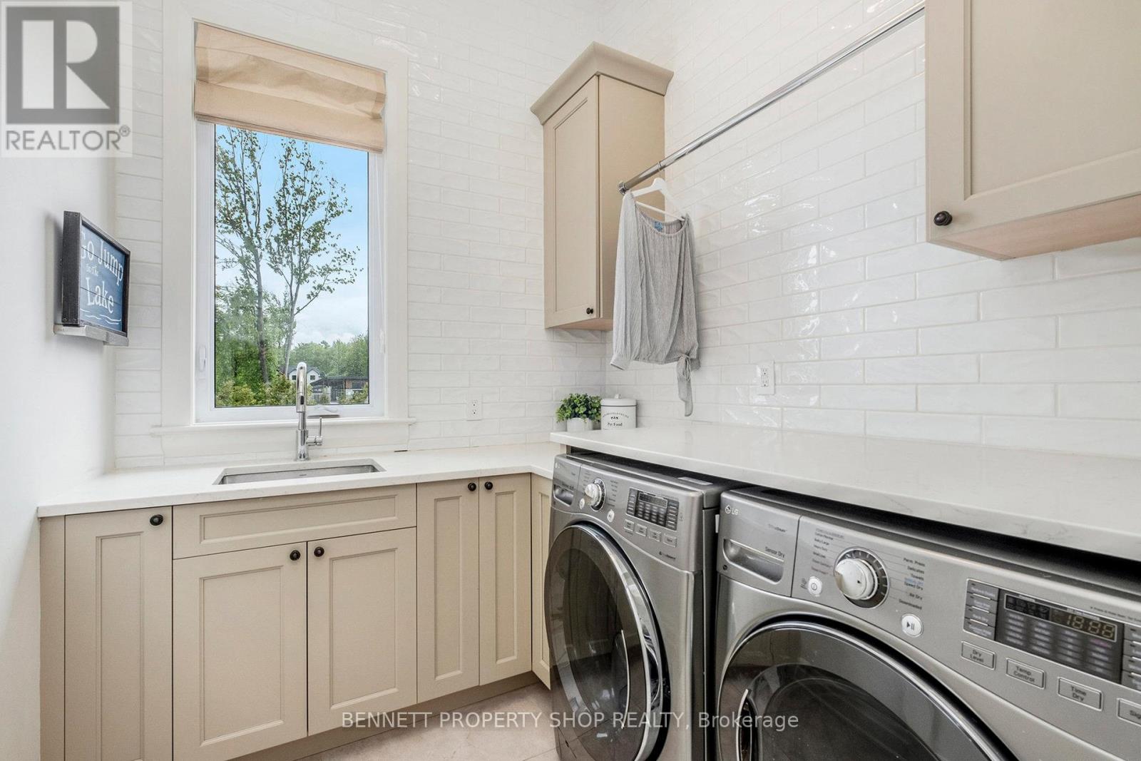 396 Shoreway Drive, Ottawa, Ontario  K4P 0G2 - Photo 12 - X12392086