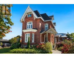 24 LAKE AVENUE W, Carleton Place, Ontario