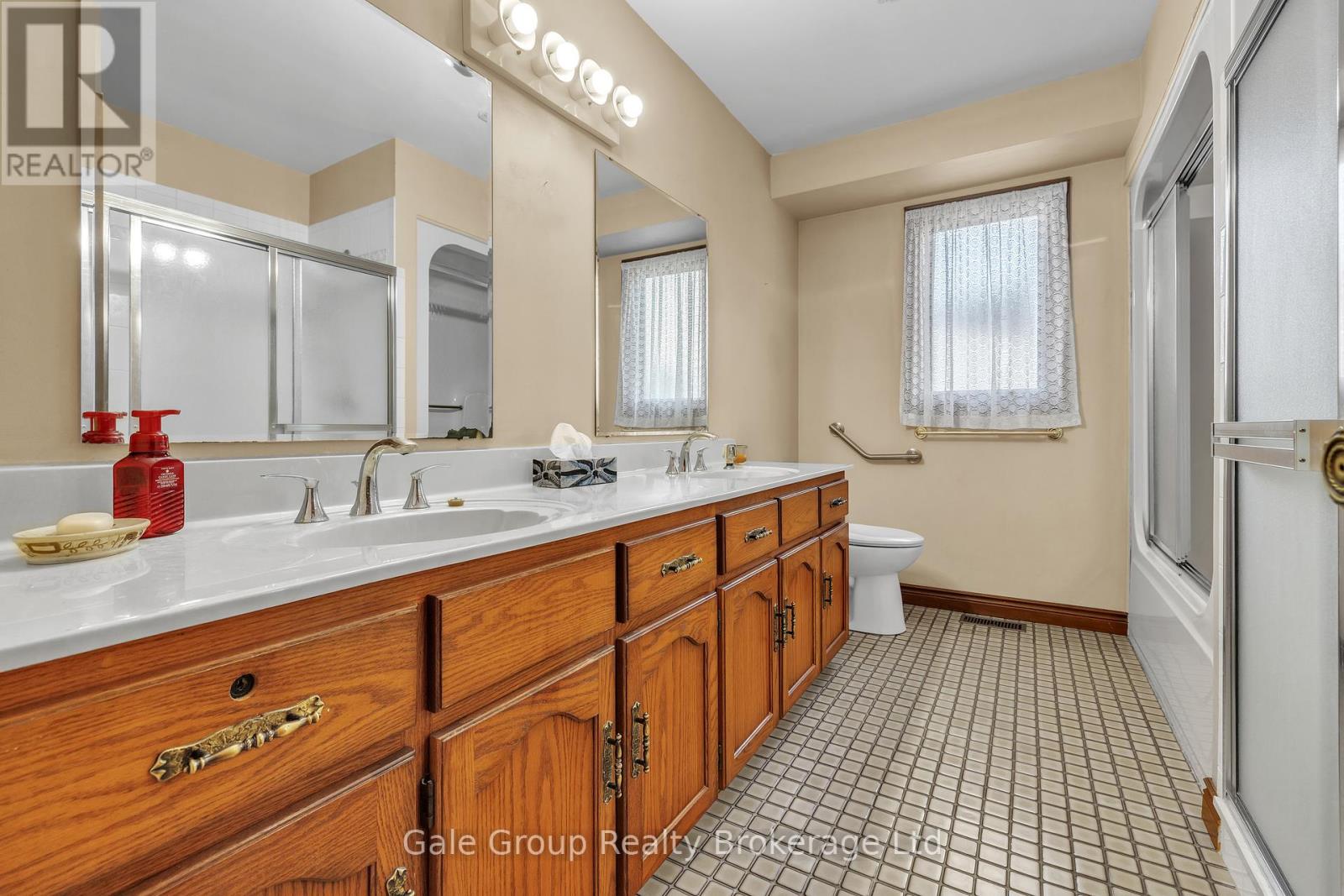81 Bee Street, Woodstock, Ontario  N4S 3Z2 - Photo 10 - X12392072