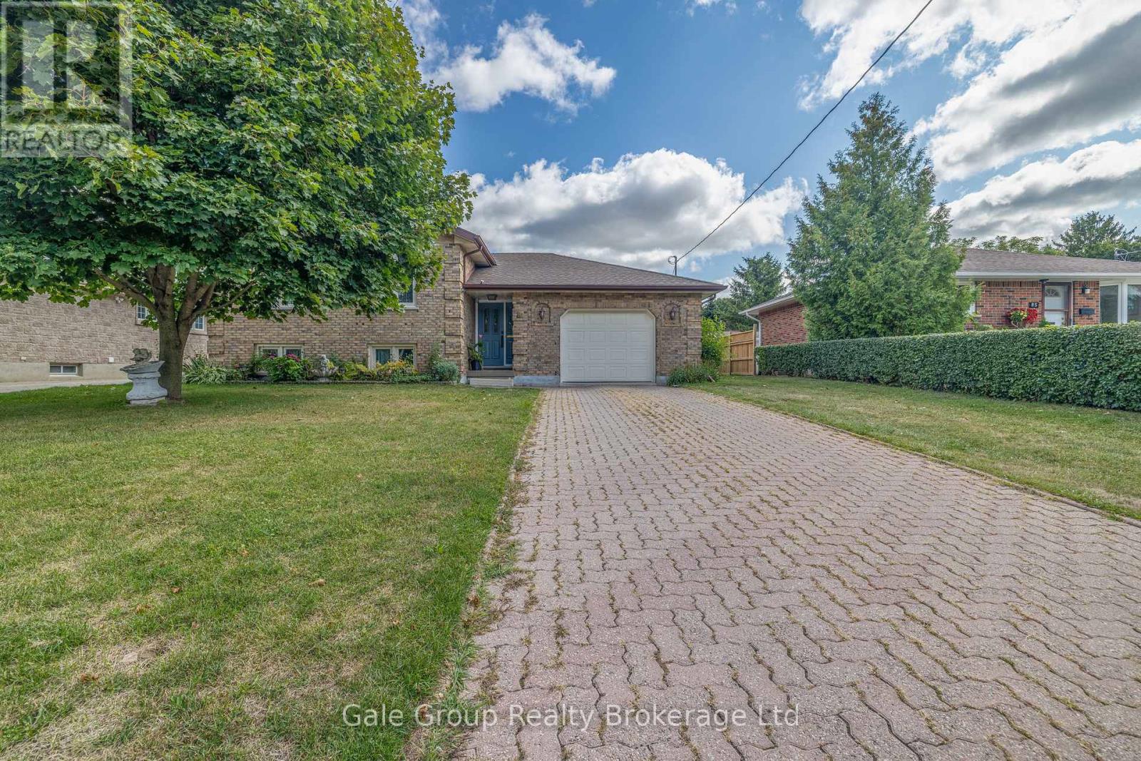 81 Bee Street, Woodstock, Ontario  N4S 3Z2 - Photo 2 - X12392072