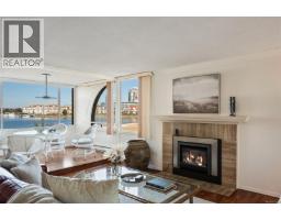 201 640 Montreal St Pier One