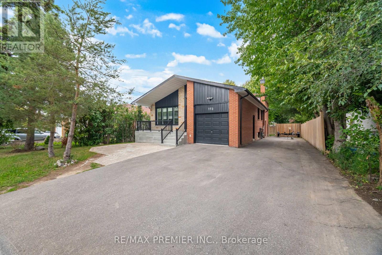 Property at 173 TORRESDALE AVENUE image 3