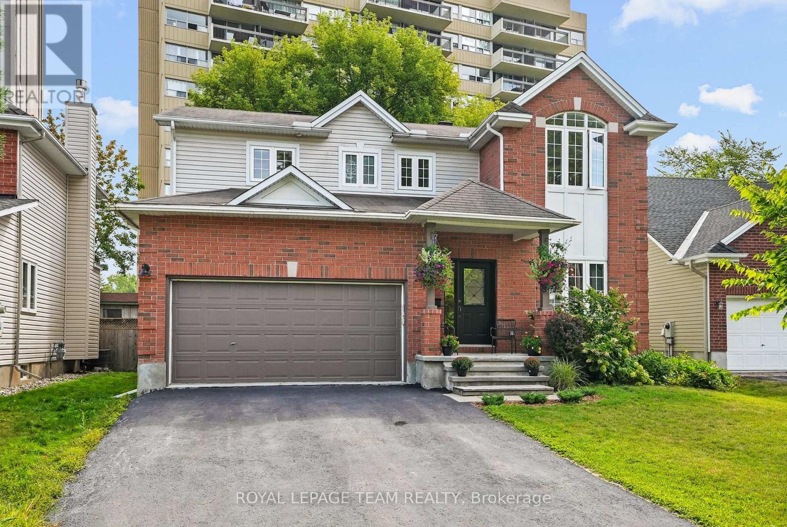 Property at 2122 SAUNDERS AVENUE image 2