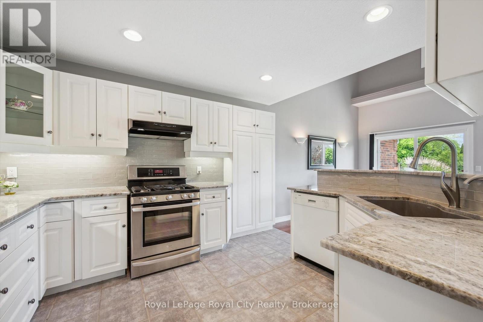 105 Riverwalk Place, Guelph/eramosa (Rockwood), Ontario  N0B 2K0 - Photo 12 - X12392092