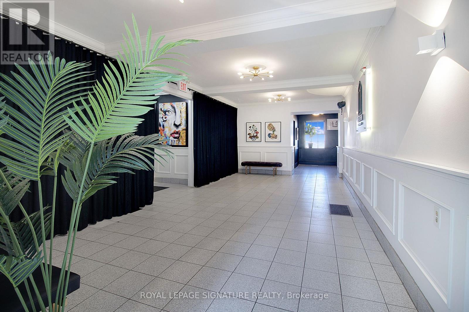 15 Chisholm Avenue, Toronto, Ontario  M4C 4V1 - Photo 5 - E12392004