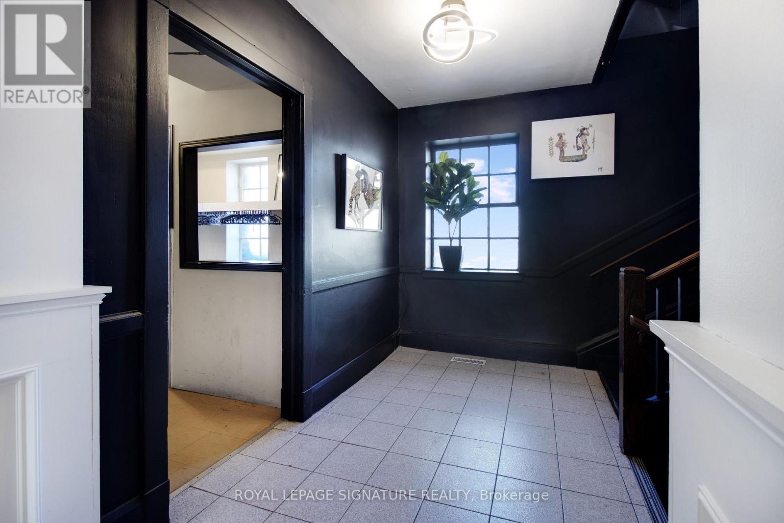 15 Chisholm Avenue, Toronto, Ontario  M4C 4V1 - Photo 8 - E12392004