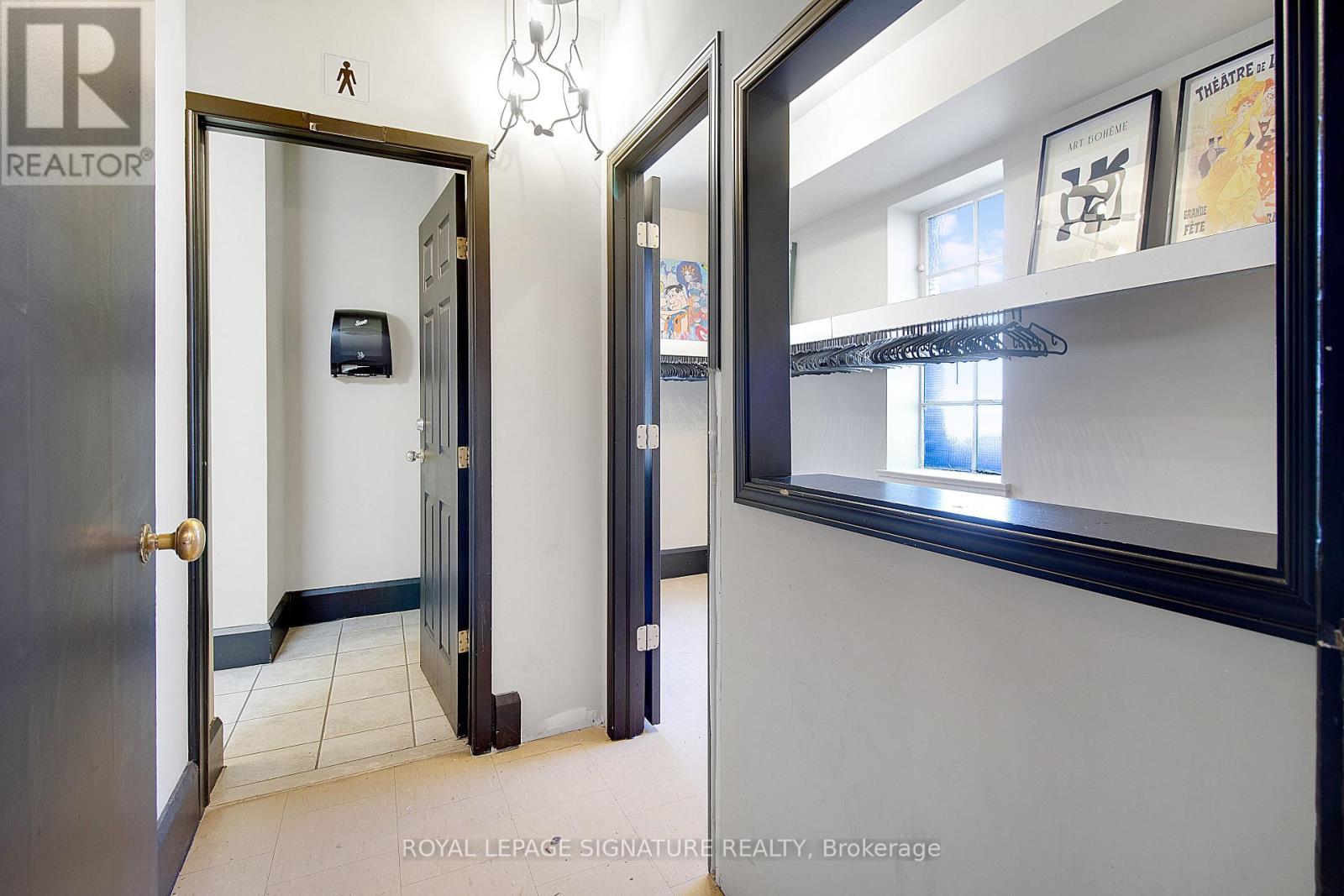 15 Chisholm Avenue, Toronto, Ontario  M4C 4V1 - Photo 9 - E12392004