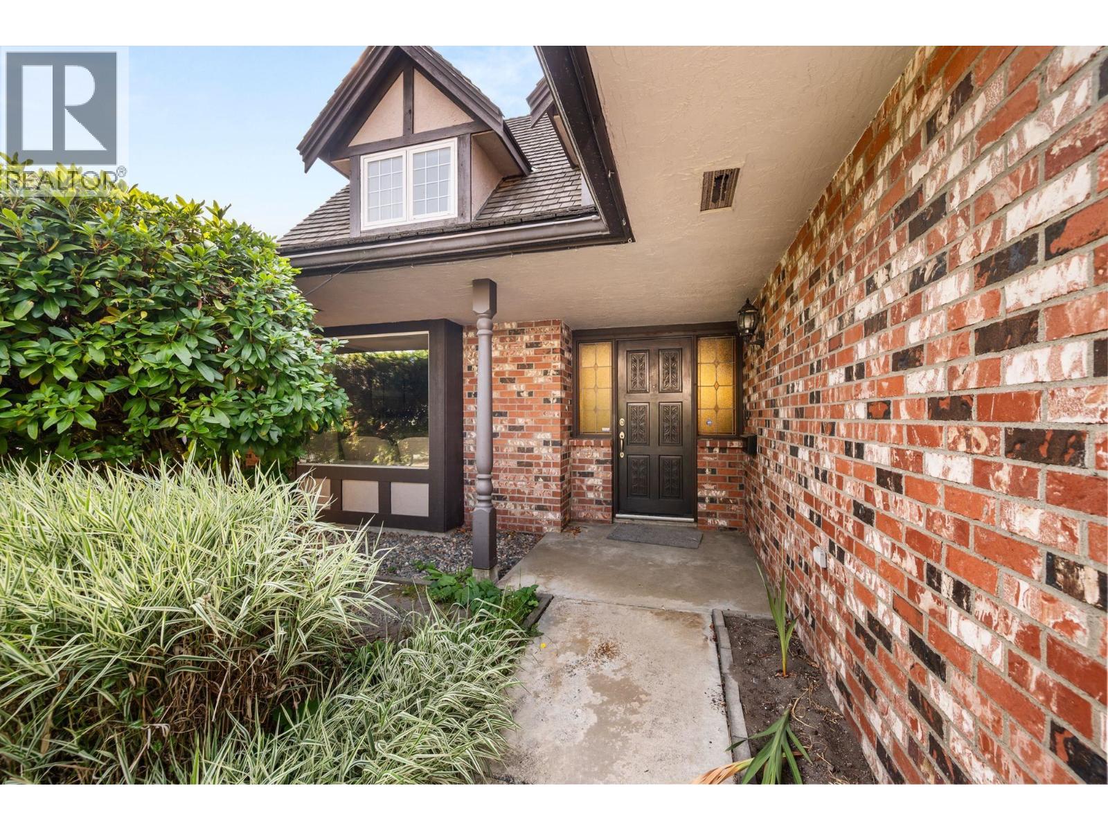 8711 Doulton Place, Richmond, British Columbia  V7C 5A3 - Photo 4 - R3044577