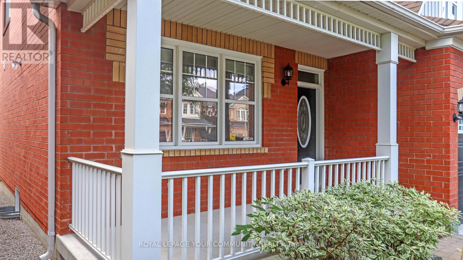 118 Ina Lane, Whitchurch-Stouffville, Ontario  L4A 0L8 - Photo 3 - N12391958