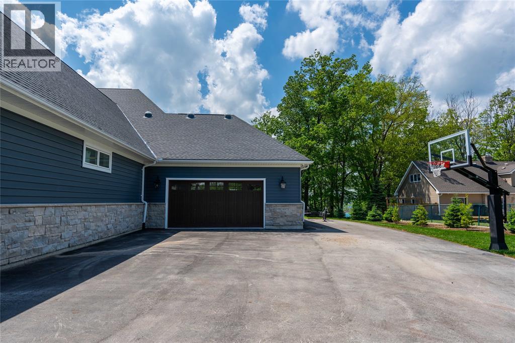 647 St Clair Parkway, St Clair, Ontario  N0N 1G0 - Photo 8 - 25022874