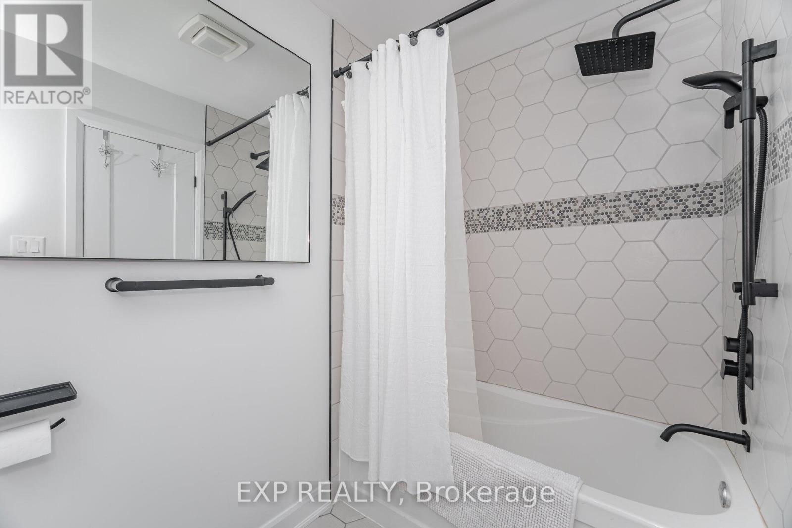 19 Gallowood Trail, Adjala-Tosorontio, Ontario  L0M 1J0 - Photo 12 - N12368175