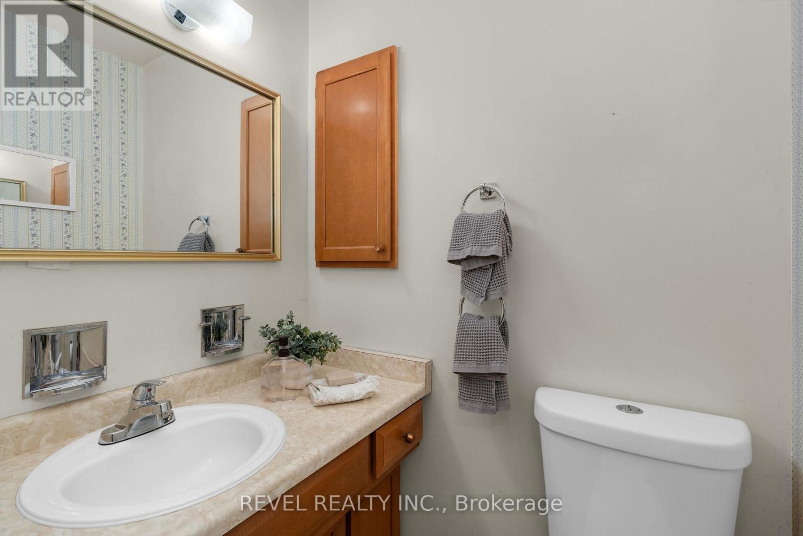 22 Belcourt Avenue, Barrie, Ontario  L4M 4E3 - Photo 14 - S12390396