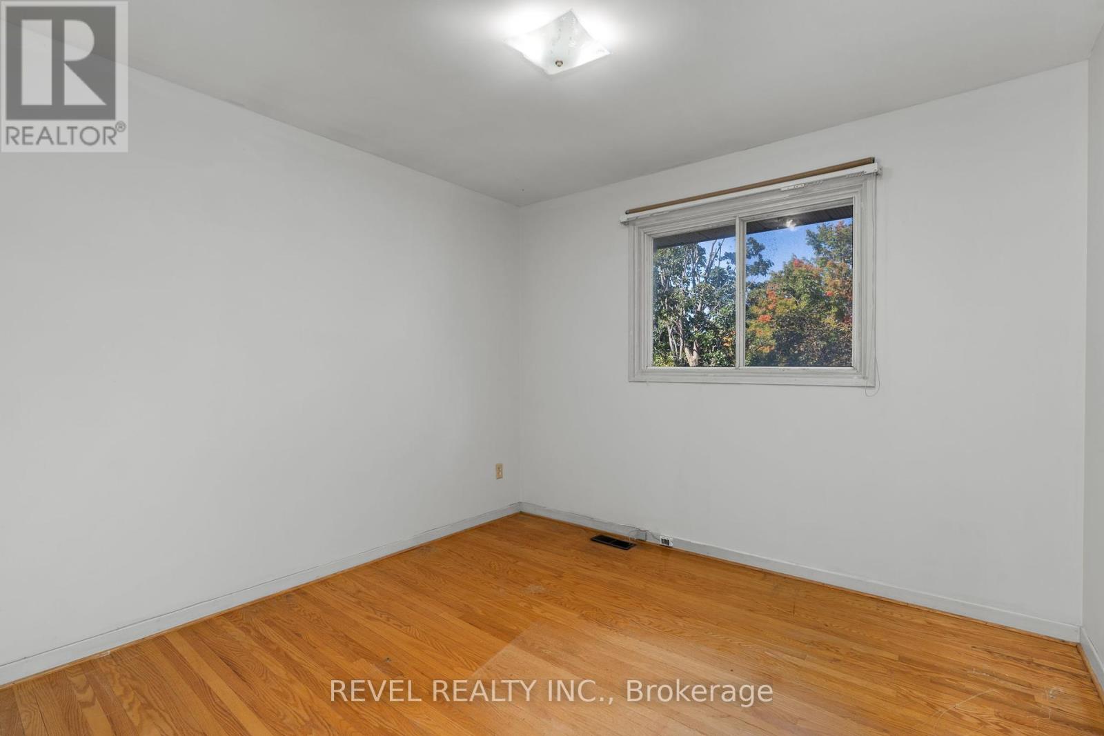22 Belcourt Avenue, Barrie, Ontario  L4M 4E3 - Photo 19 - S12390396