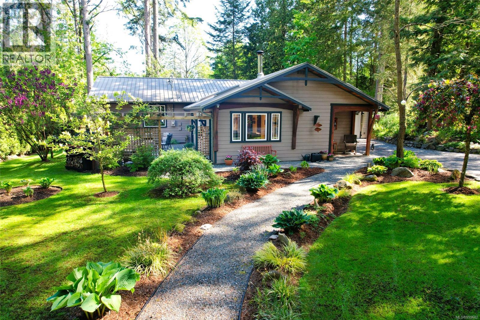 1126 North Rd, Gabriola Island, British Columbia  V0R 1X3 - Photo 2 - 999682
