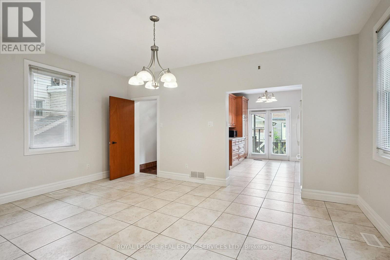 29 Greenlaw Avenue, Toronto (Corso Italia-Davenport), Ontario  M6H 3V6 - Photo 12 - W12391893