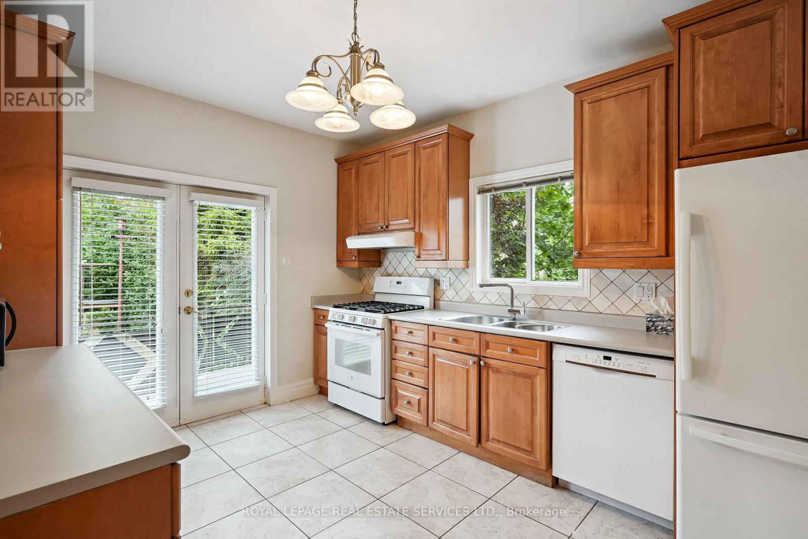29 Greenlaw Avenue, Toronto (Corso Italia-Davenport), Ontario  M6H 3V6 - Photo 15 - W12391893