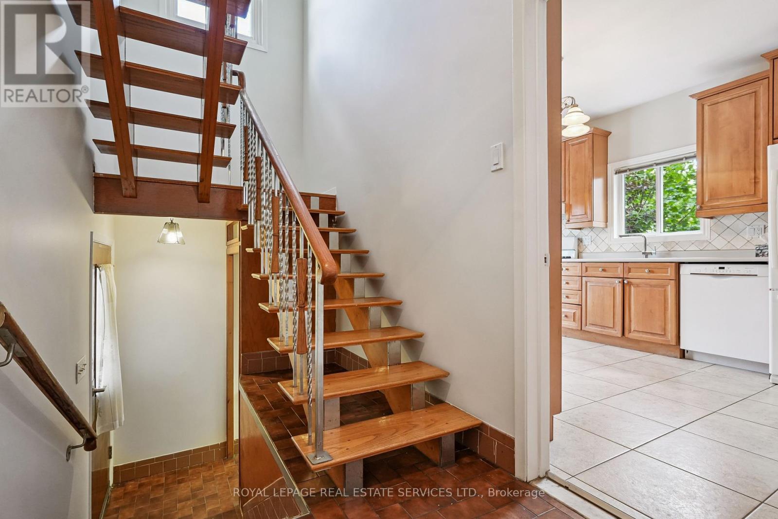 29 Greenlaw Avenue, Toronto (Corso Italia-Davenport), Ontario  M6H 3V6 - Photo 20 - W12391893