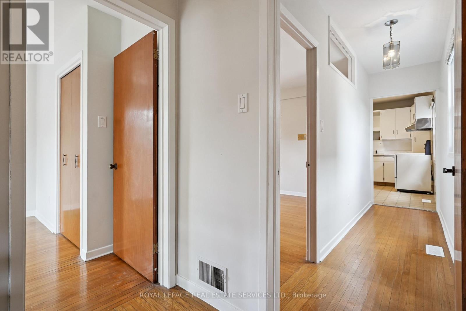29 Greenlaw Avenue, Toronto (Corso Italia-Davenport), Ontario  M6H 3V6 - Photo 21 - W12391893