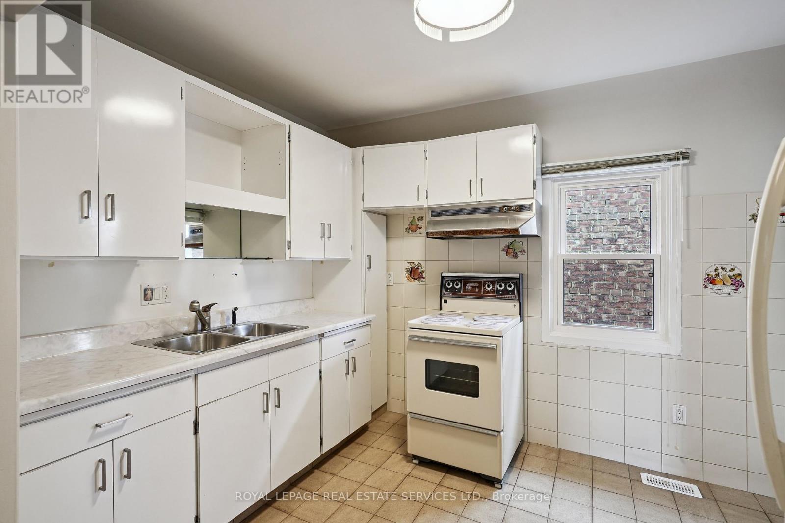29 Greenlaw Avenue, Toronto (Corso Italia-Davenport), Ontario  M6H 3V6 - Photo 26 - W12391893
