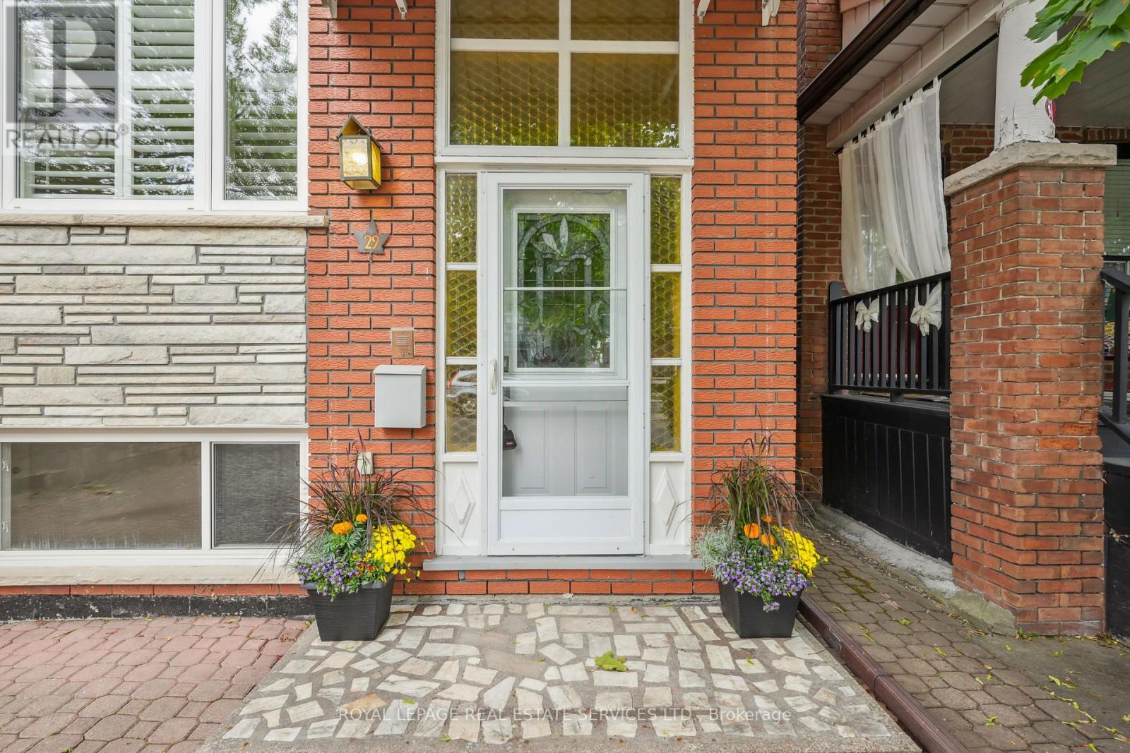 29 Greenlaw Avenue, Toronto (Corso Italia-Davenport), Ontario  M6H 3V6 - Photo 3 - W12391893