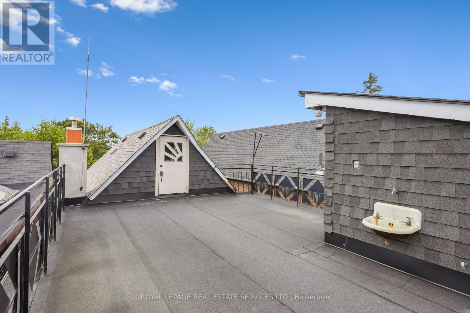 29 Greenlaw Avenue, Toronto (Corso Italia-Davenport), Ontario  M6H 3V6 - Photo 34 - W12391893