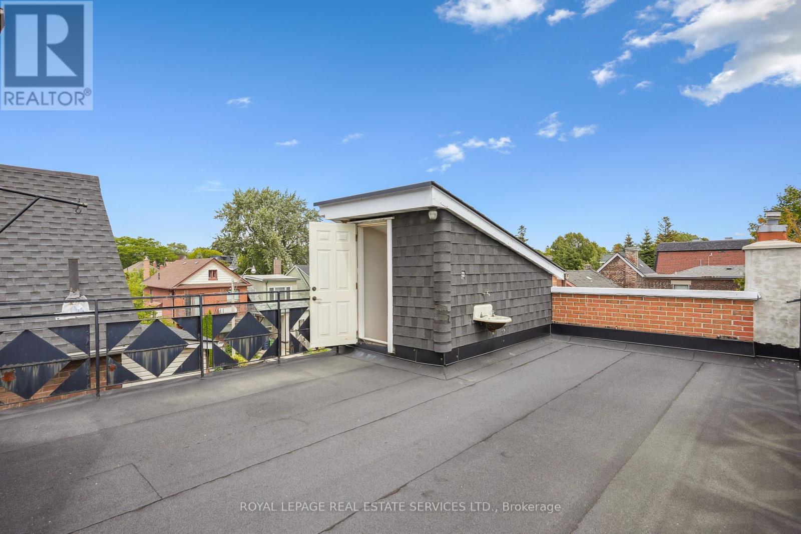 29 Greenlaw Avenue, Toronto (Corso Italia-Davenport), Ontario  M6H 3V6 - Photo 35 - W12391893