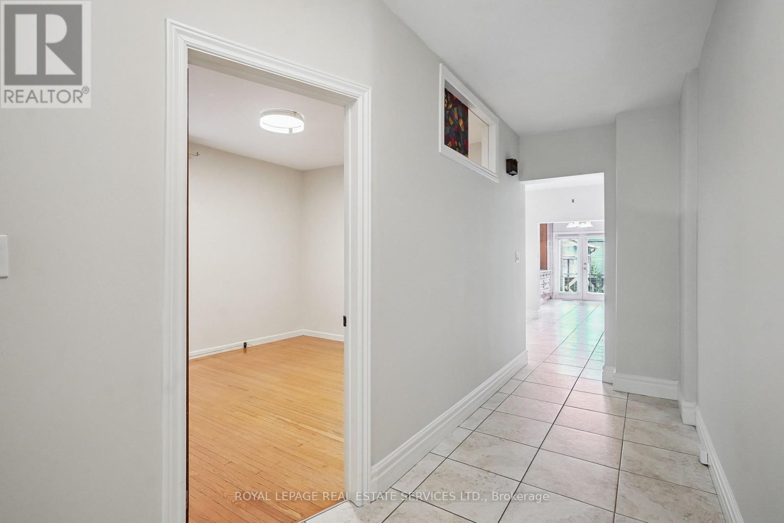 29 Greenlaw Avenue, Toronto (Corso Italia-Davenport), Ontario  M6H 3V6 - Photo 8 - W12391893