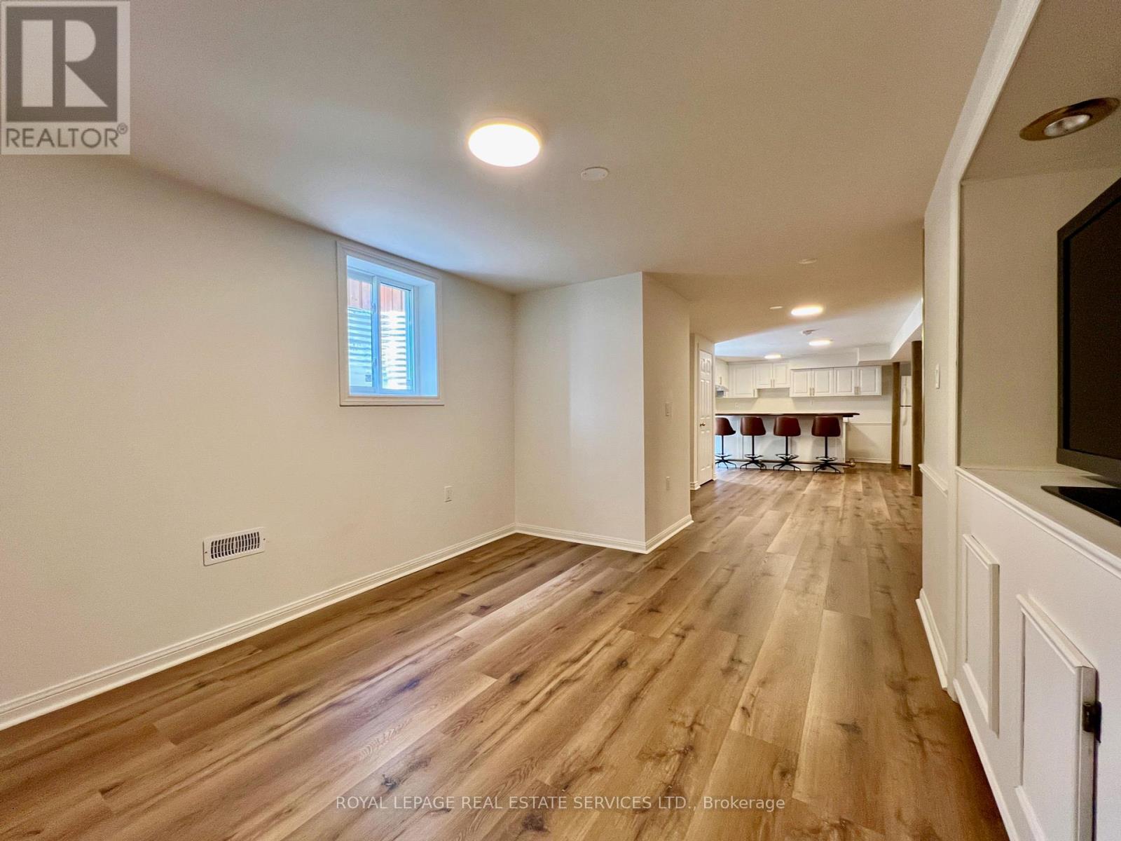 1450 Greenbriar Drive, Oakville, Ontario  L6M 1Z3 - Photo 10 - W12391928