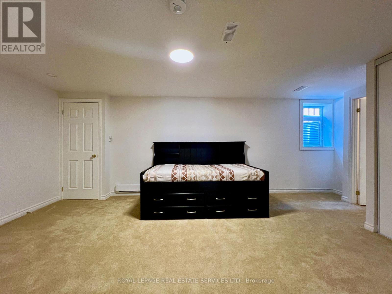 1450 Greenbriar Drive, Oakville, Ontario  L6M 1Z3 - Photo 13 - W12391928