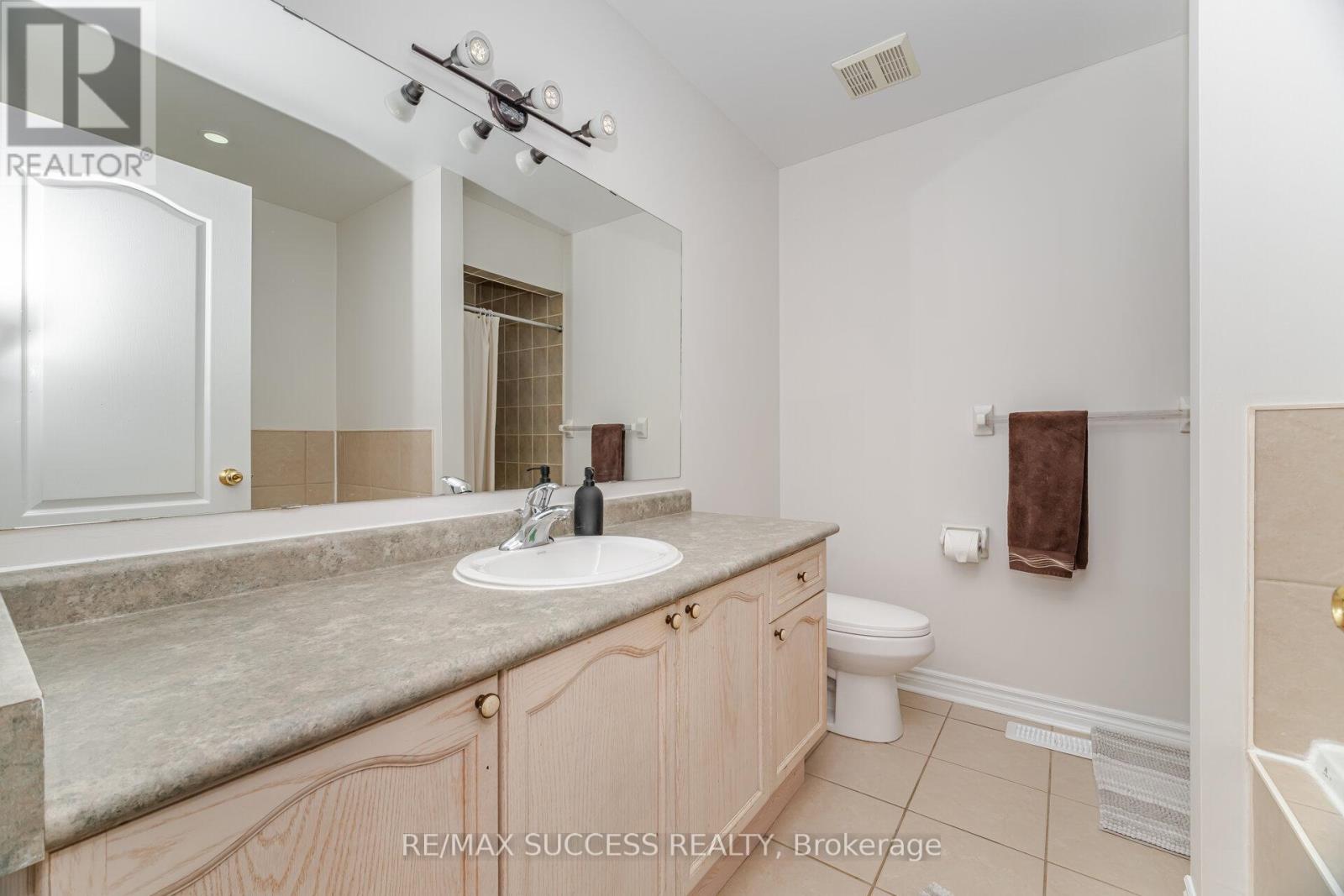 3570 Southwick Street, Mississauga, Ontario  L5M 7N8 - Photo 24 - W12391936