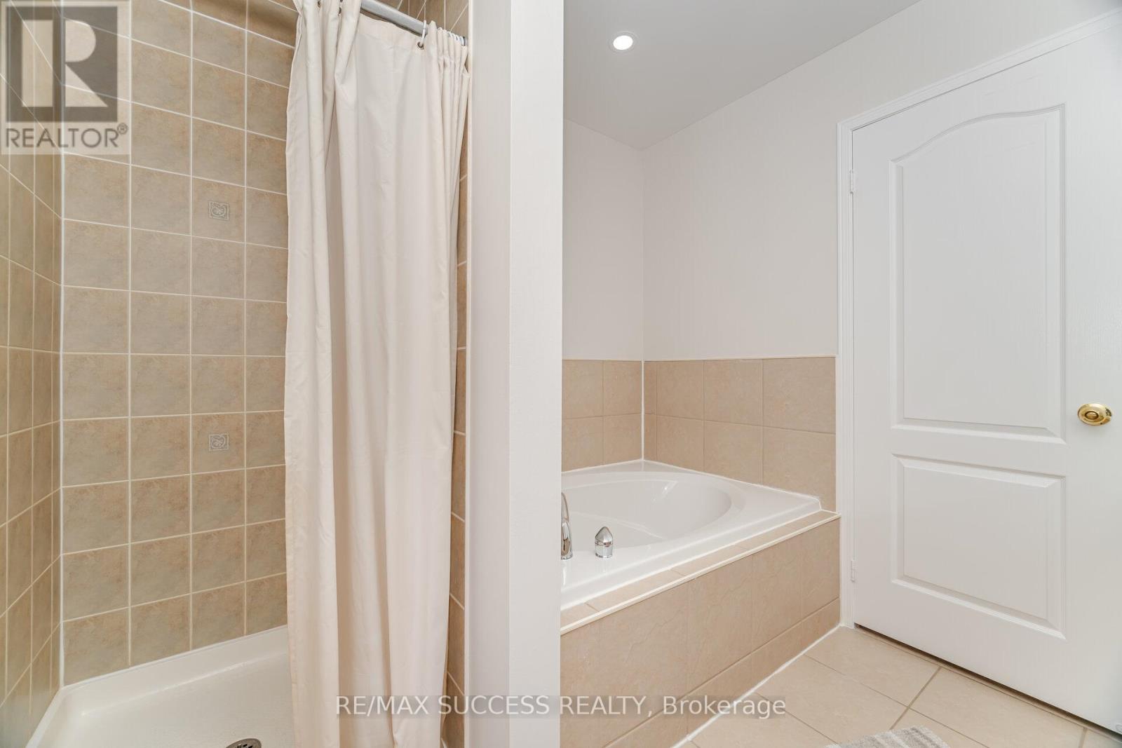 3570 Southwick Street, Mississauga, Ontario  L5M 7N8 - Photo 25 - W12391936