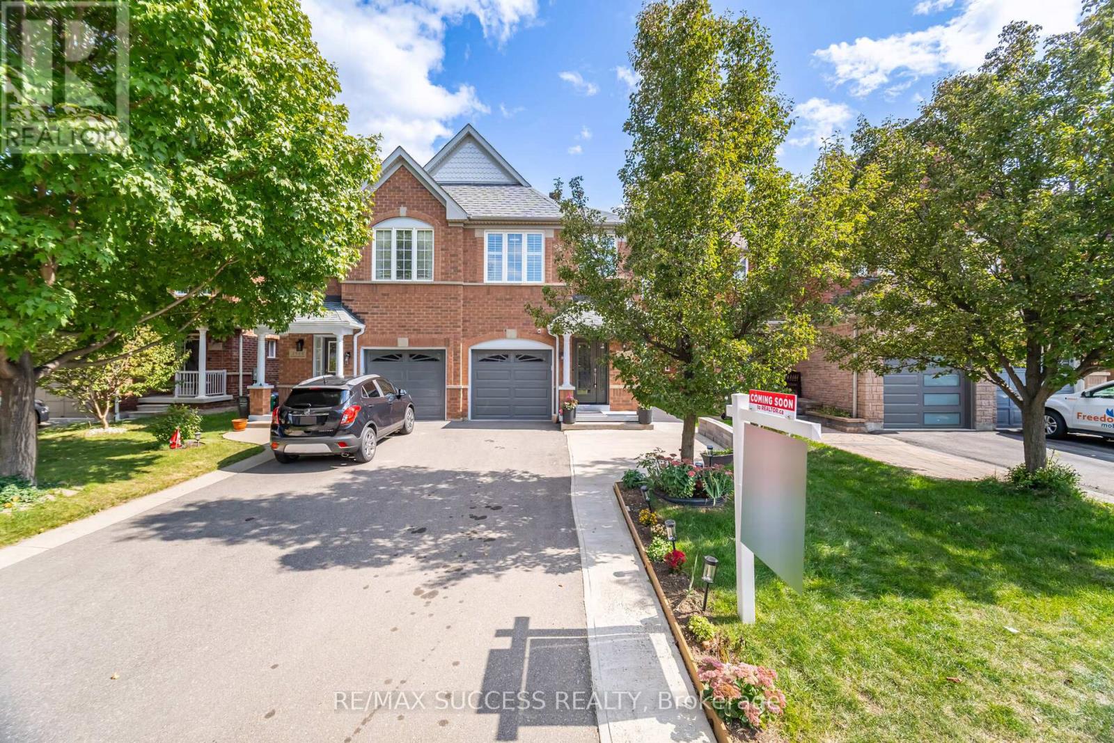 3570 Southwick Street, Mississauga, Ontario  L5M 7N8 - Photo 3 - W12391936