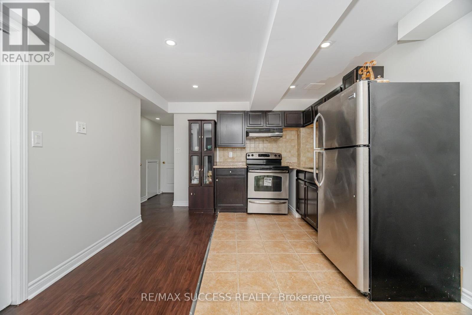 3570 Southwick Street, Mississauga, Ontario  L5M 7N8 - Photo 34 - W12391936