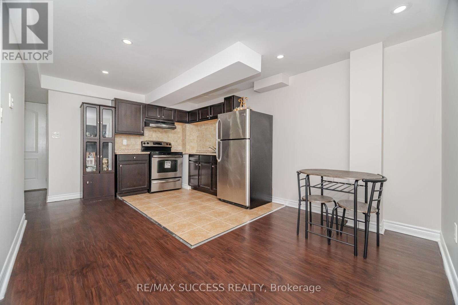 3570 Southwick Street, Mississauga, Ontario  L5M 7N8 - Photo 37 - W12391936
