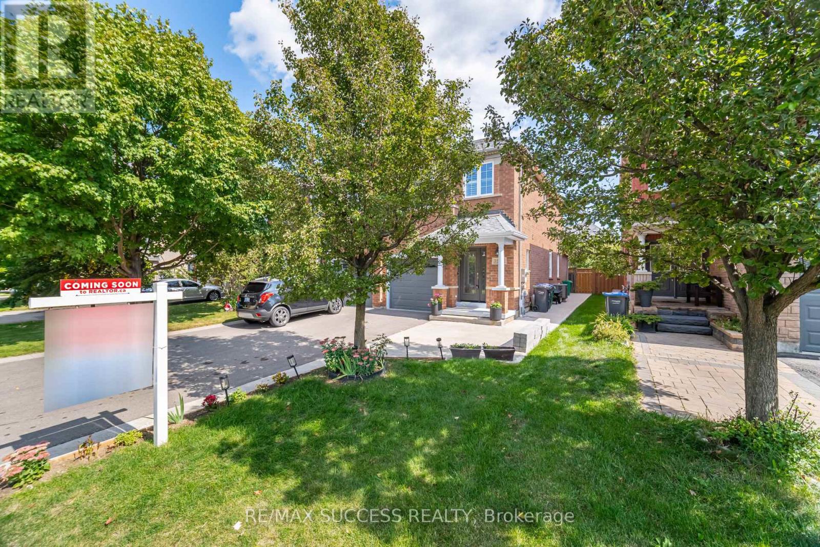 3570 Southwick Street, Mississauga, Ontario  L5M 7N8 - Photo 4 - W12391936