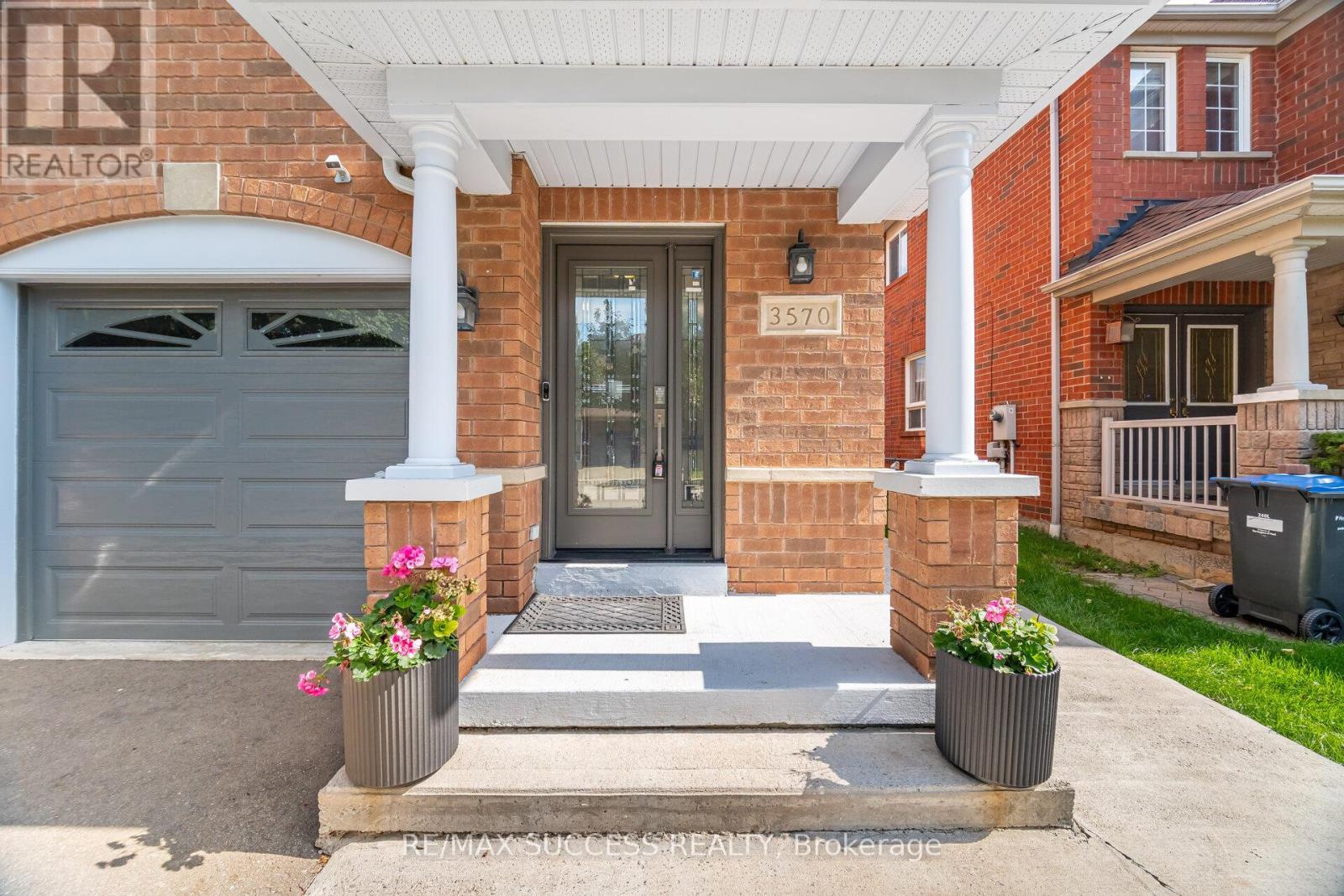 3570 Southwick Street, Mississauga, Ontario  L5M 7N8 - Photo 5 - W12391936