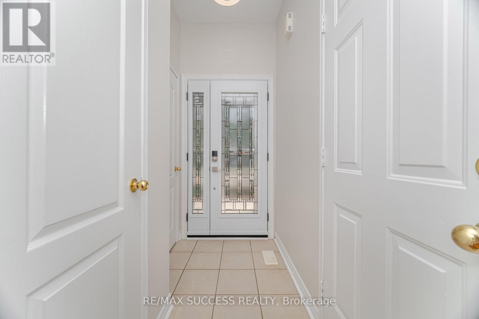 3570 Southwick Street, Mississauga, Ontario  L5M 7N8 - Photo 6 - W12391936