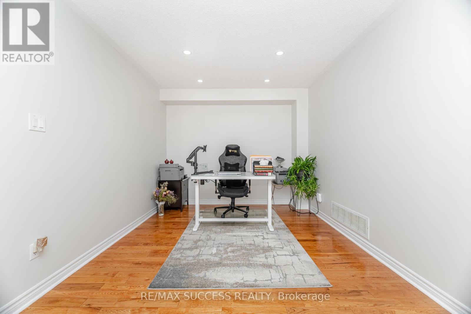 3570 Southwick Street, Mississauga, Ontario  L5M 7N8 - Photo 9 - W12391936