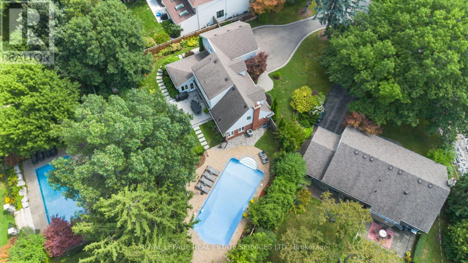 Property at 70 CHESTNUT HILLS PARKWAY image 2