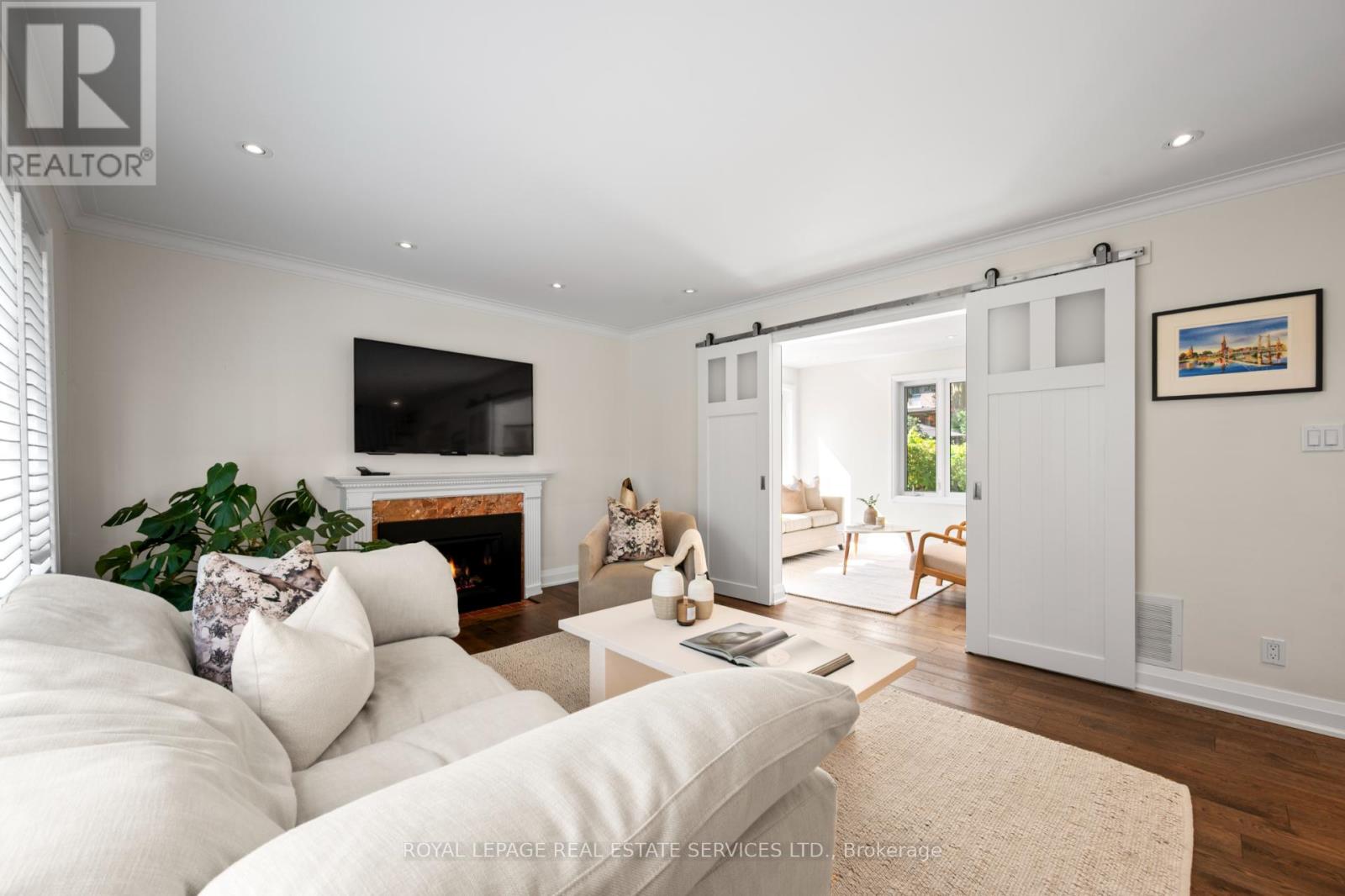 Property at 70 CHESTNUT HILLS PARKWAY image 5