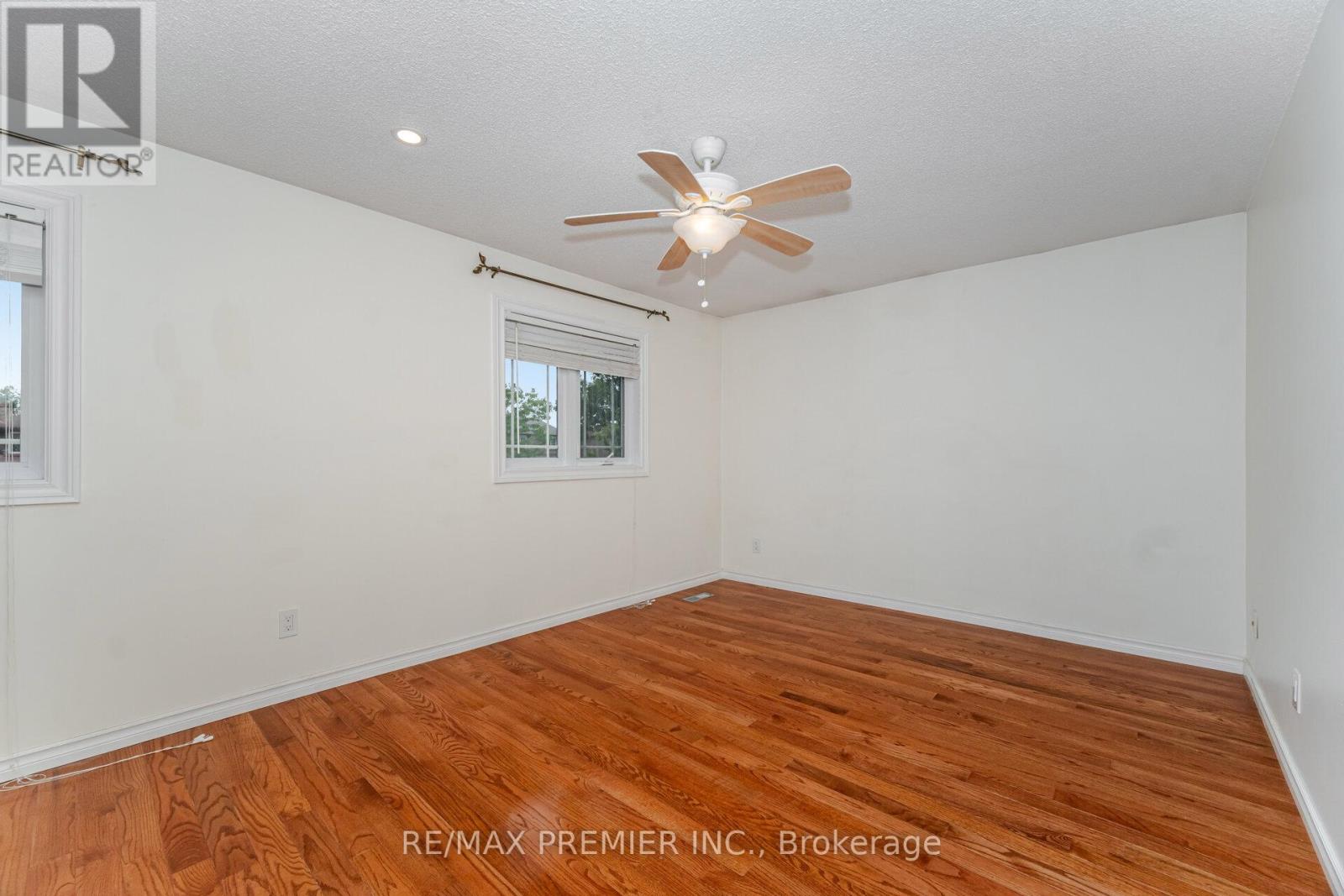 5 Magdalena Court, Toronto (Mount Olive-Silverstone-Jamestown), Ontario  M9V 4S7 - Photo 16 - W12392037
