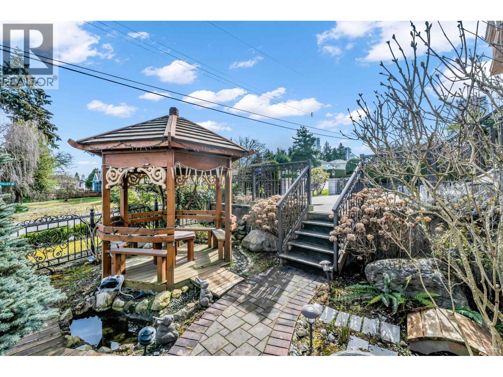 Property at 4276 BURKE STREET image 3