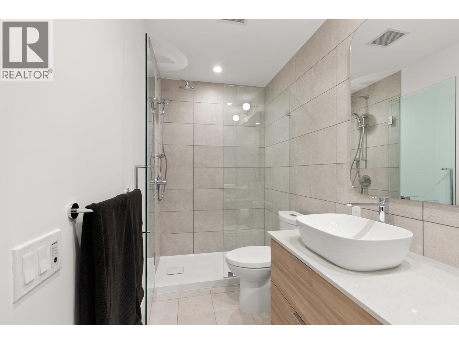 306 2325 Emery Court, North Vancouver, British Columbia  V7J 0E8 - Photo 13 - R3045470