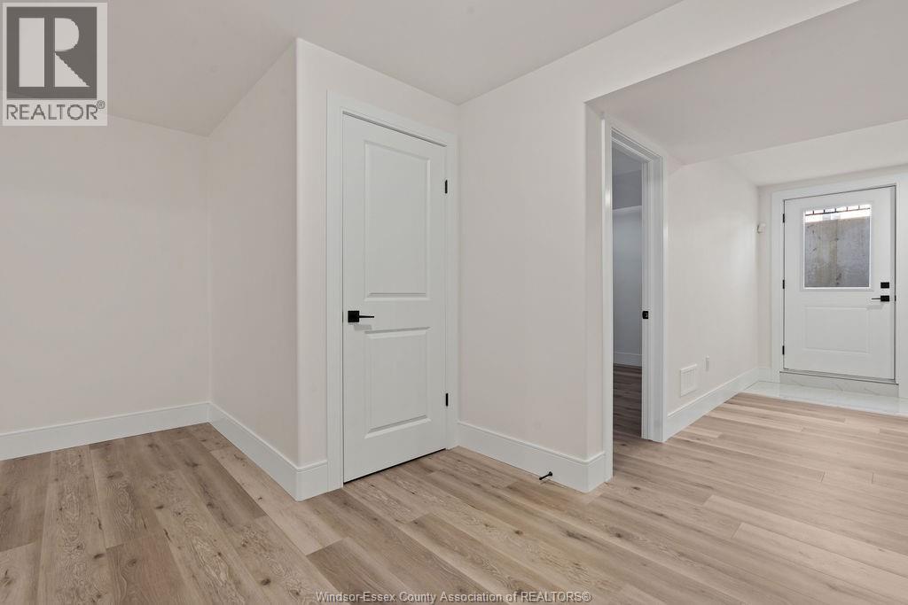 2466 Partington Avenue, Windsor, Ontario  N9E 0A9 - Photo 36 - 25022910