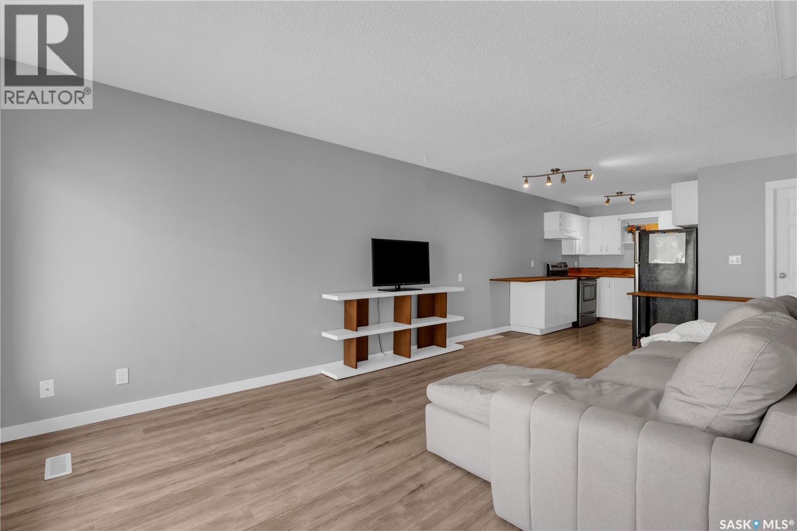 7320 Dalgliesh Drive, Regina, Saskatchewan  S4X 2K8 - Photo 4 - SK017813