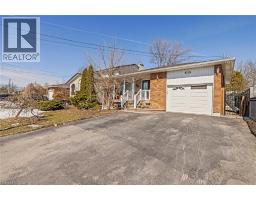 490 QUEEN VICTORIA Drive 262 - Quinndale