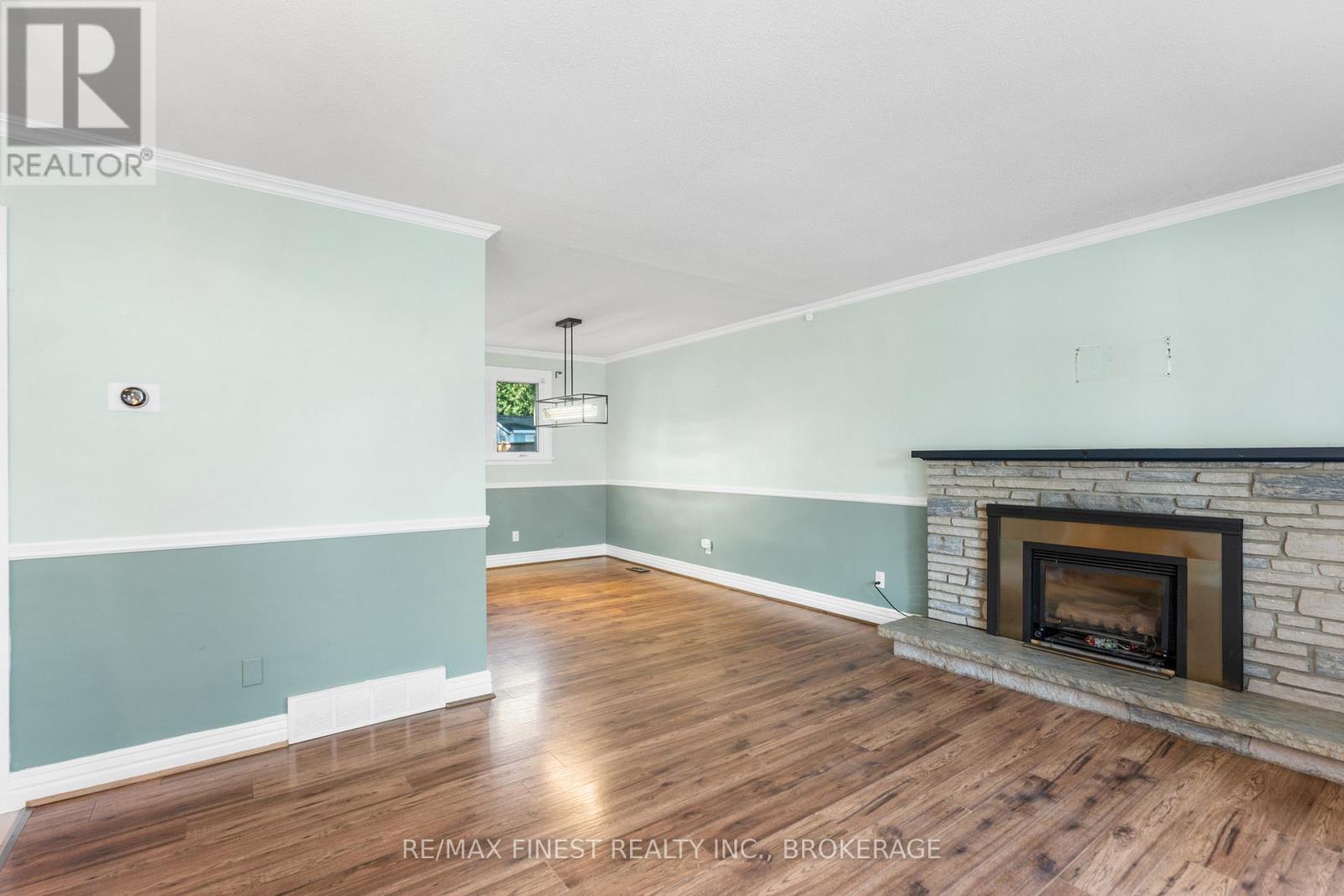 52 Windsor Drive, Brockville, Ontario  K6V 3H6 - Photo 10 - X12392214