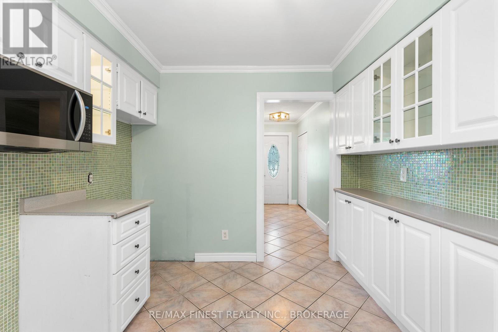 52 Windsor Drive, Brockville, Ontario  K6V 3H6 - Photo 13 - X12392214